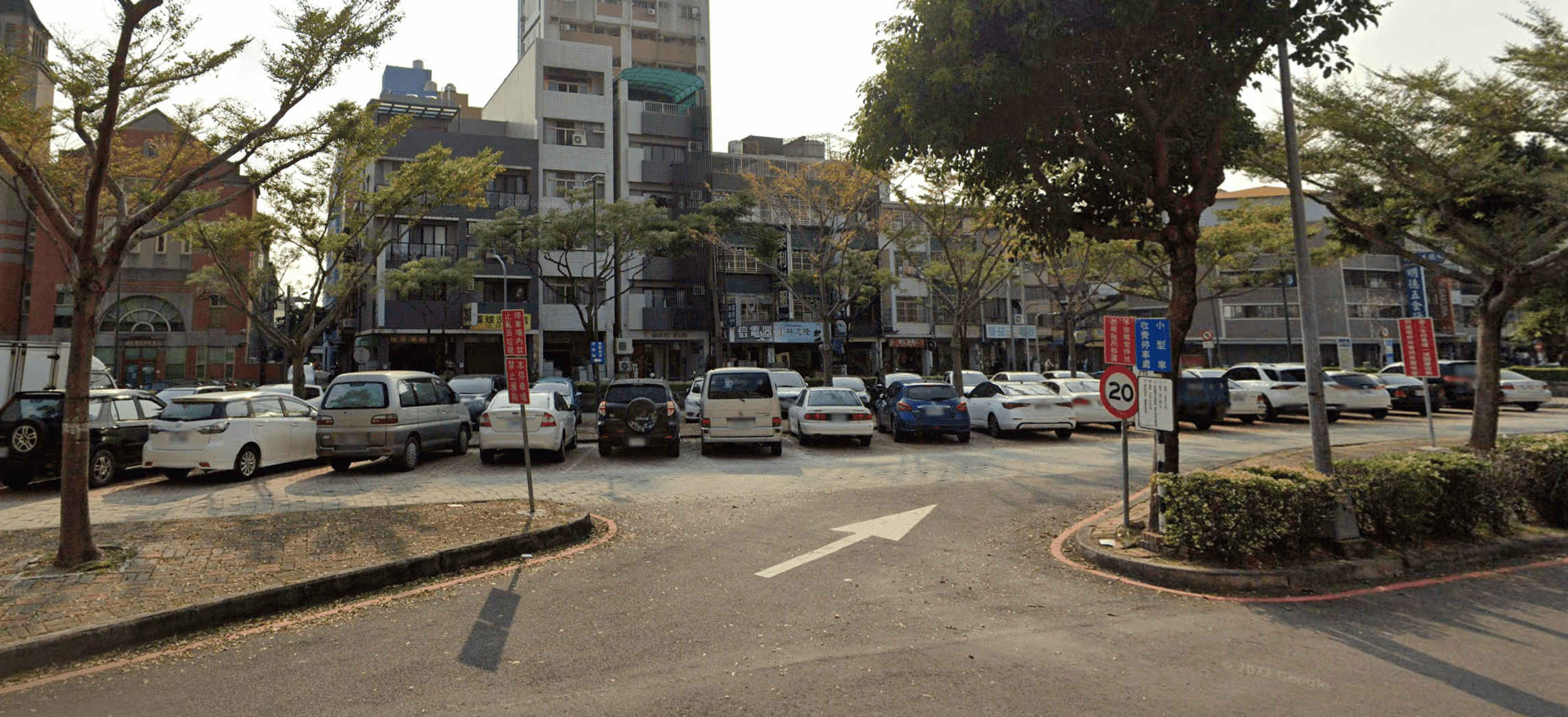 停車場入口照片