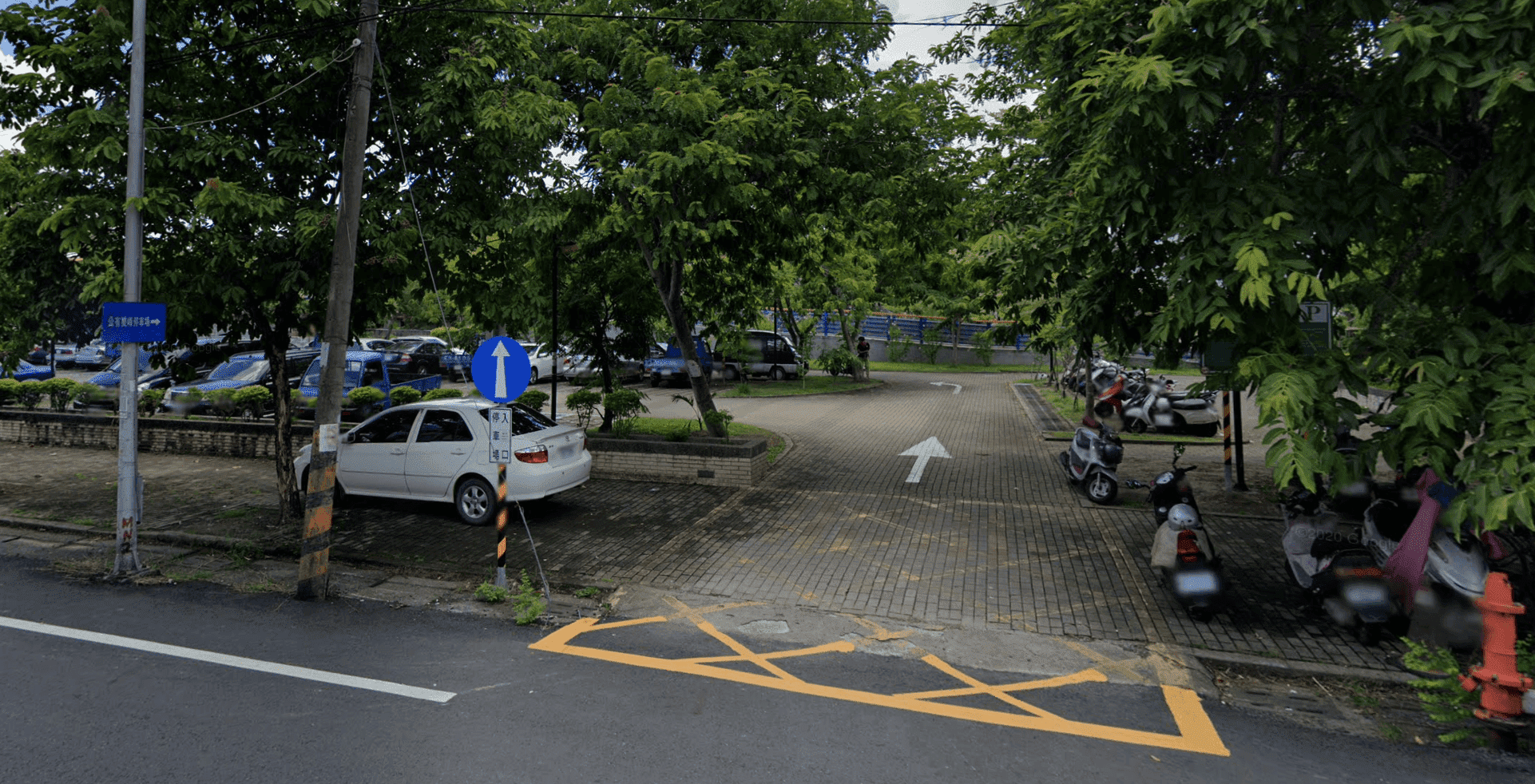 停車場入口照片